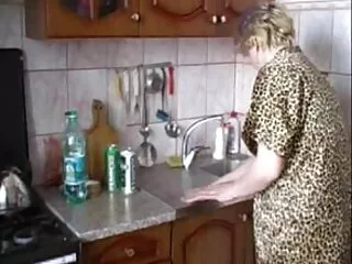 Empecé abuelita y joven jugando hindi video de sexo sexy en las calles