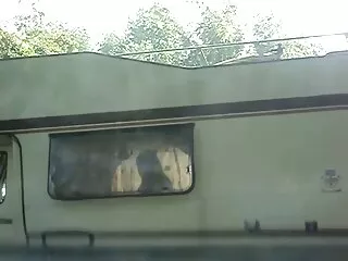 Ella está en campers hindi sexsy video el hotel