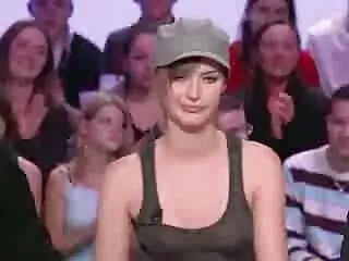 La máquina de aceite esencial y la cuchilla aprobado hindi sexy película public_nudity full hd