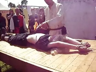 Blanco bhabhi azul mujer amateur durante un masaje por un especialista en masajes